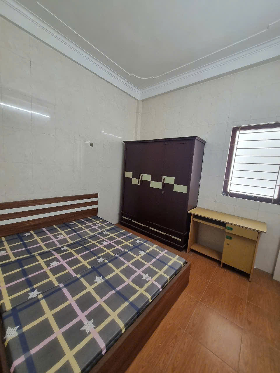 Cho thuê nhà Phố Lĩnh Nam, 4 tầng x 40m2, 5 ngủ, 11 Triệu ở gđ, nhóm ngoan, 10m ra ô tô - Ảnh 1